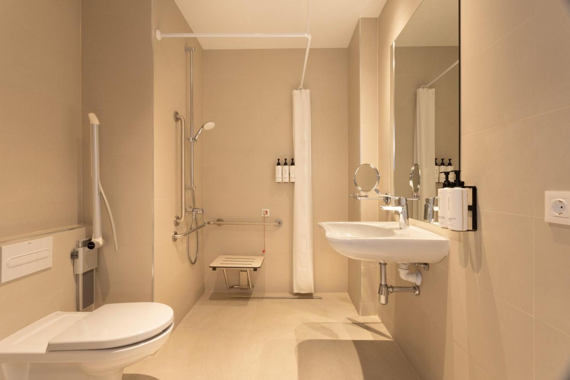 Staybridge Suites & Apartments Malaga By Ihg Esterno foto